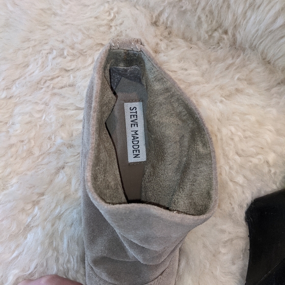 Steve Madden Ankle Bootie - Picture 3 of 3